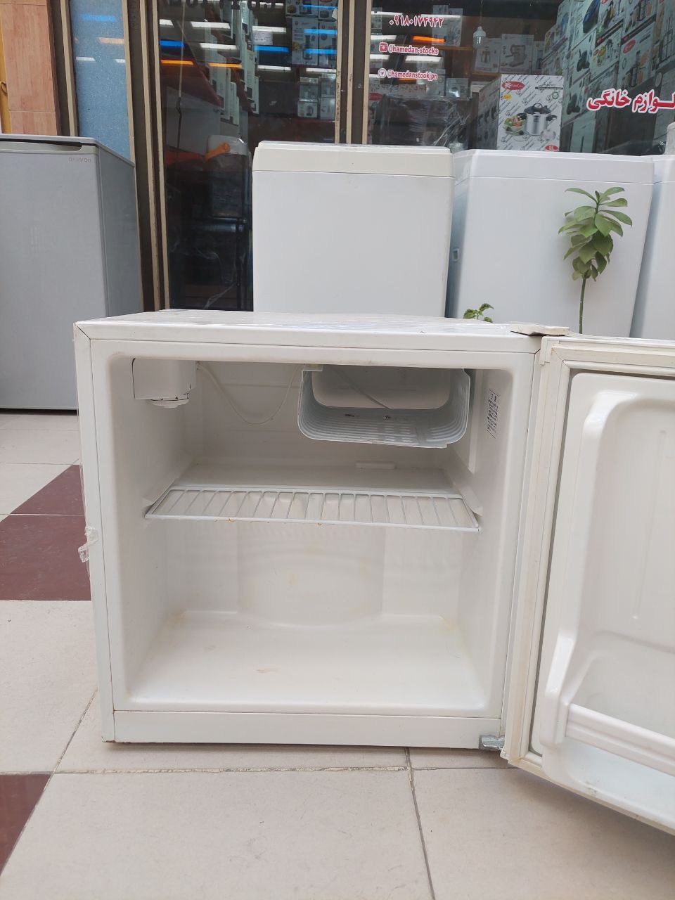 یخچال سه فوت ژاپنی